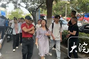 乔治：第四节我们的防守提升了 成功的防守带动了转换进攻